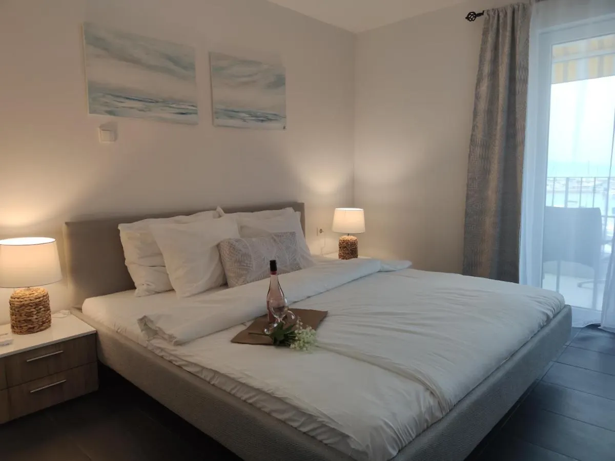 Apartments Obala マリンスカ